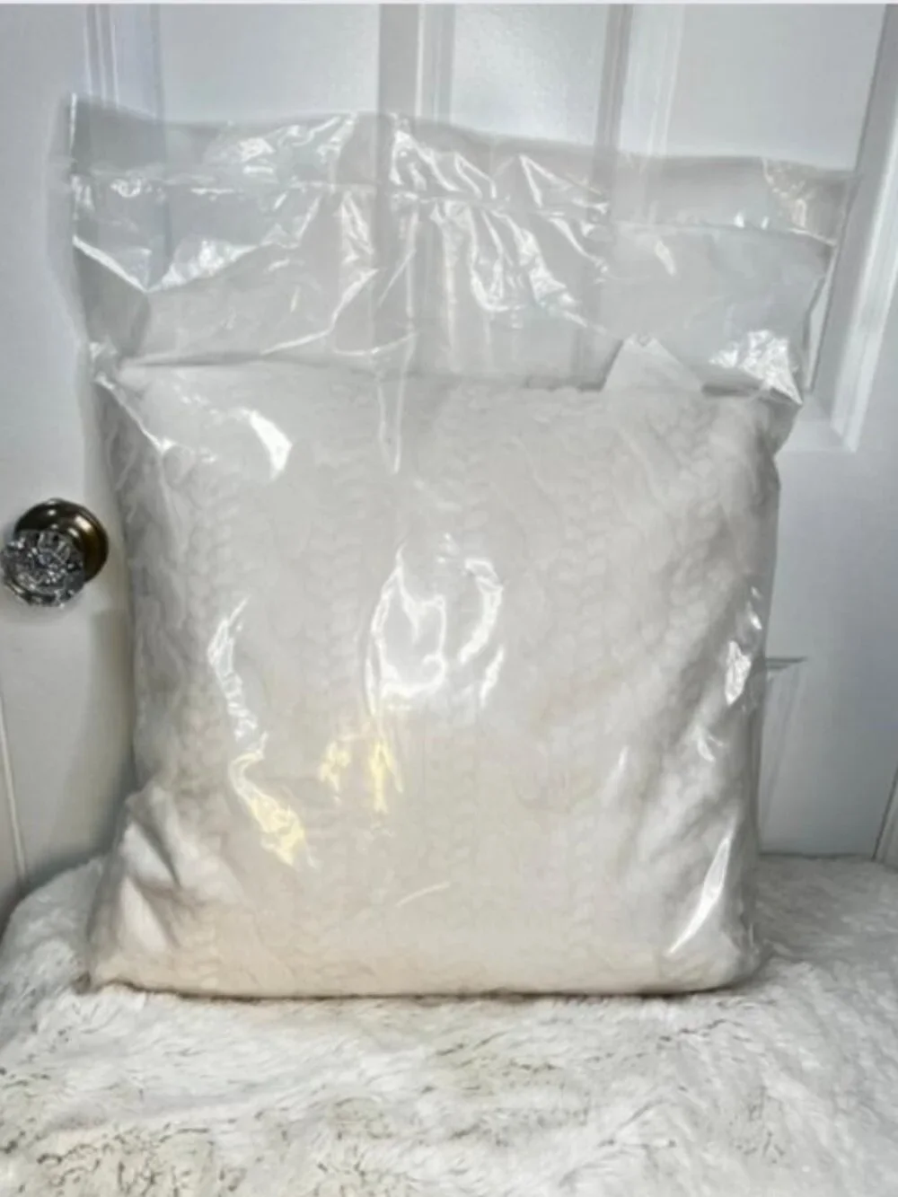 Anthropologie Faux Fur Cable-Knit  Sweater Pillow in Ivory 18” x 18” – NWT